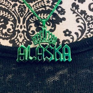 Alaska 5000 Drag Queen Green Necklace